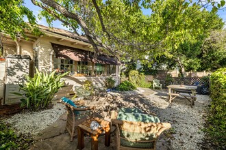 1528 Castillo St in Santa Barbara, CA - Building Photo - Building Photo