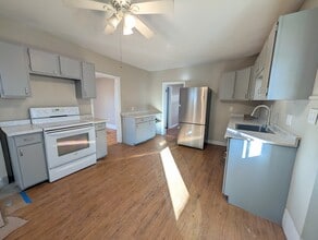 103 School St in Northbridge, MA - Building Photo - Building Photo