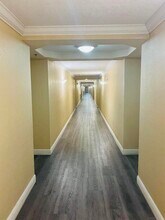 2475 NW 16th St Rd in Miami, FL - Foto de edificio - Building Photo