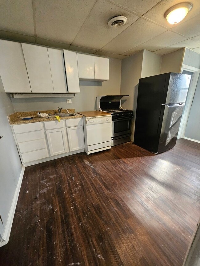 property at 647 E 11th St