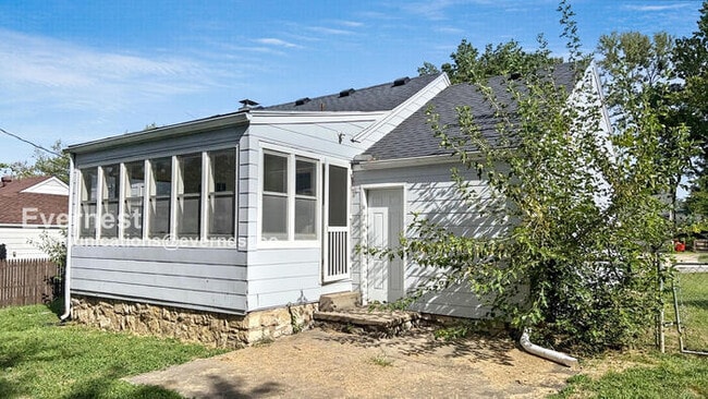 9905 E 60th Terrace in Raytown, MO - Building Photo - Building Photo