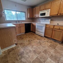 714 4 Mile Rd NW in Walker, MI - Building Photo - Building Photo