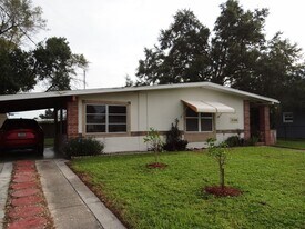21946 Cellini Ave in Port Charlotte, FL - Building Photo