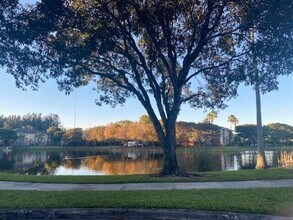 4167 N Haverhill Rd in West Palm Beach, FL - Building Photo - Building Photo