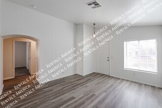 22216 W Hadley St in Buckeye, AZ - Building Photo - Building Photo