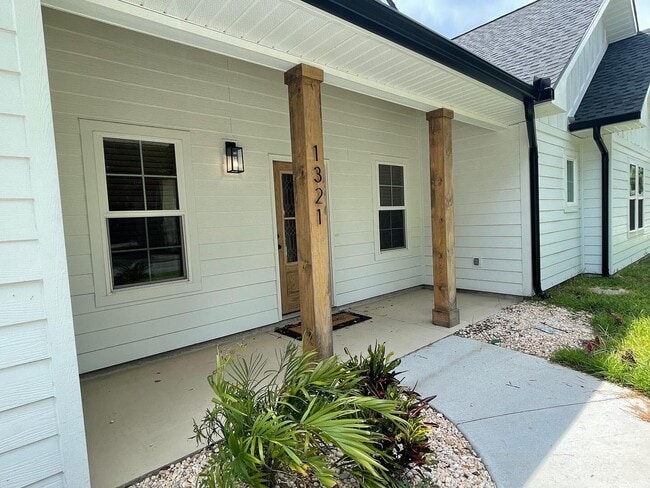 1321 Cedar Ave S in Niceville, FL - Building Photo - Building Photo