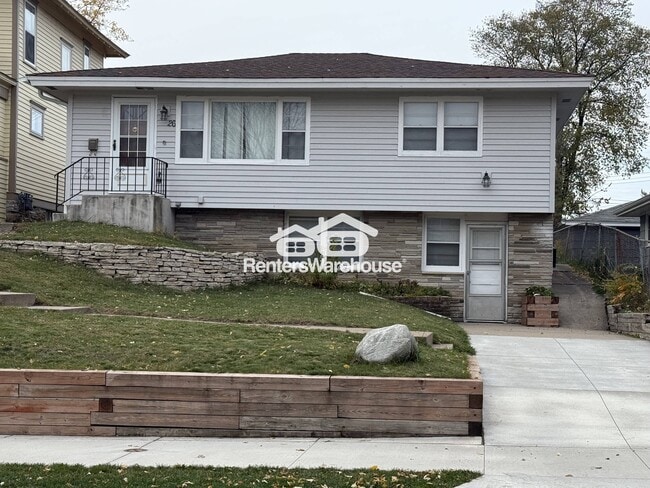 property at 26 15th Ave N