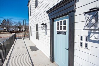 1090 New York Ave-Unit -202 in Huntington Station, NY - Building Photo - Building Photo