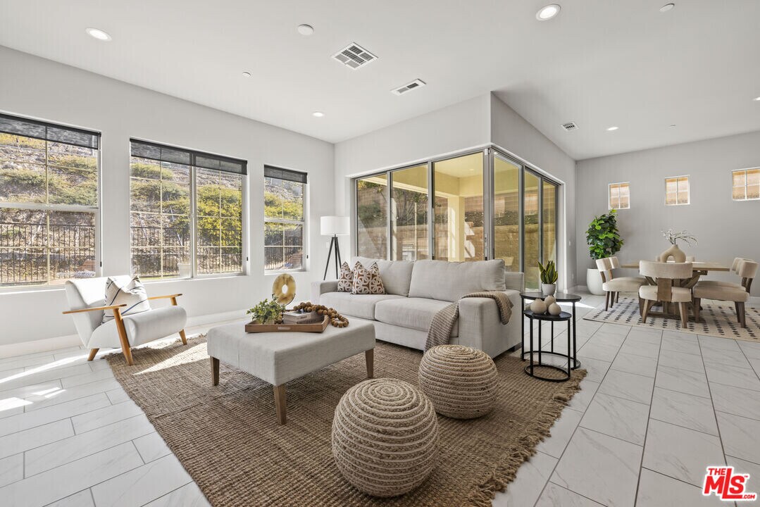 24220 Sterling Ranch Rd in Los Angeles, CA - Building Photo