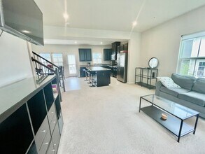 216 Olivia Way in Pittsburgh, PA - Building Photo - Building Photo
