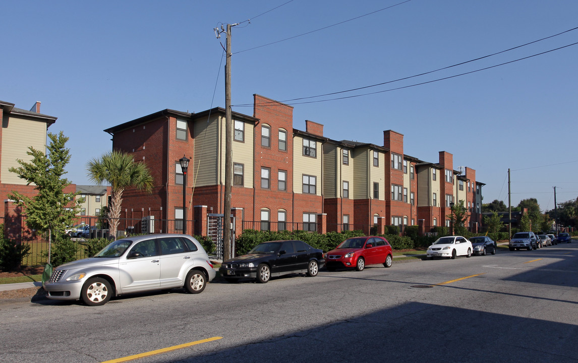 Barnard Village in Savannah, GA - Building Photo