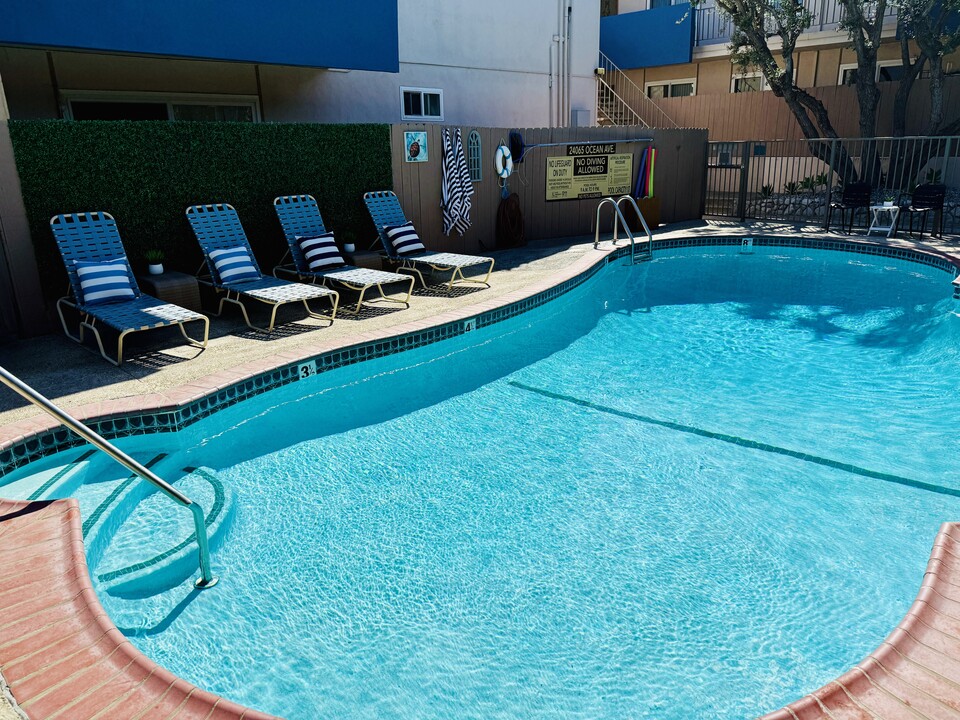 Ocean Villas Apartments in Torrance, CA - Foto de edificio