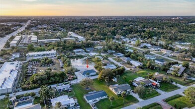 3936 Northside Cir in North Fort Myers, FL - Foto de edificio - Building Photo