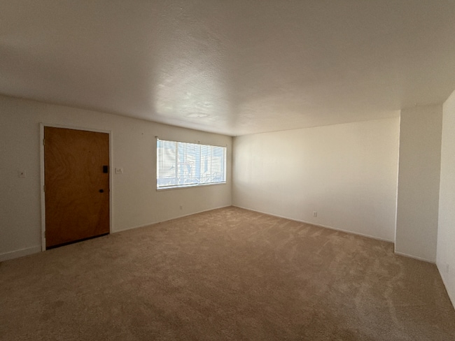 1515 Harmon St, Unit 6 in Berkeley, CA - Foto de edificio - Building Photo