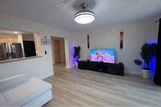 3255 SW 2nd St in Deerfield Beach, FL - Building Photo - Building Photo