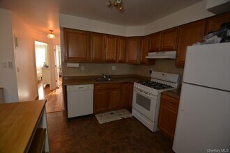 212-72-212-16 16th Ave in Queens, NY - Building Photo - Building Photo