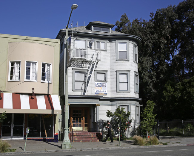 3425 Telegraph Ave in Oakland, CA - Building Photo - Building Photo