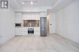 35 Tubman Ave in Toronto, ON - Building Photo - Building Photo