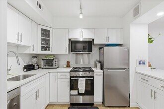 2141 Wisconsin Ave NW, Unit 202 in Washington, DC - Building Photo - Building Photo