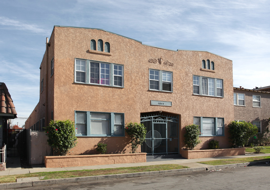 1044 Coronado Ave in Long Beach, CA - Building Photo