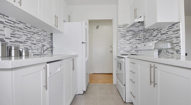1294 Islington Ave in Toronto, ON - Building Photo - Building Photo