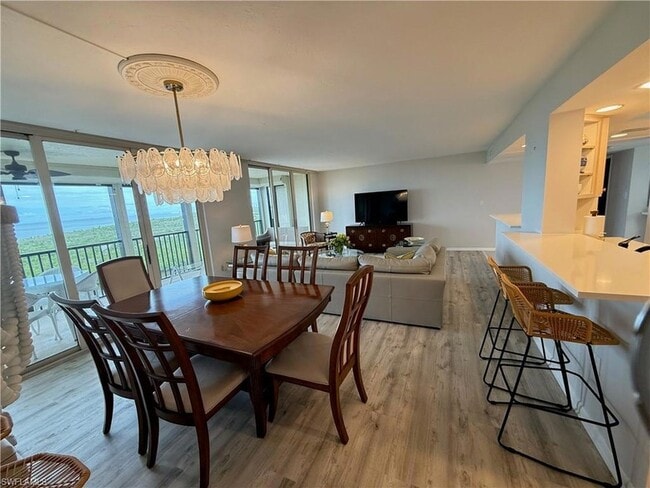 15 Bluebill Ave in Naples, FL - Building Photo - Building Photo