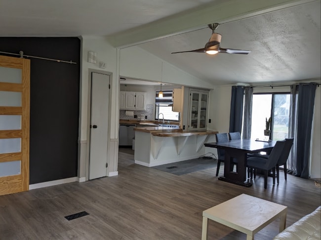 property at 101 W Skyway Dr