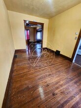 195 1/2 E Broadway St in Toledo, OH - Building Photo - Building Photo