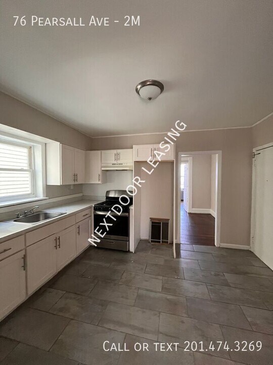 76 Pearsall Ave in Jersey City, NJ - Building Photo