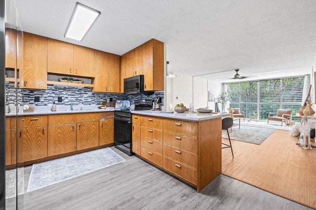 property at 95-269-269 Waikalani Dr