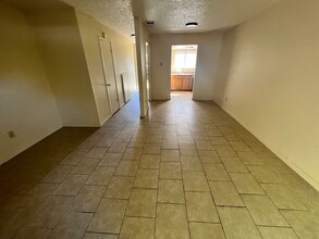 410 Marshall Rd-Unit -Unit A in Vacaville, CA - Foto de edificio - Building Photo