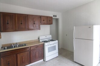 303 West St in Pittsburgh, PA - Foto de edificio - Building Photo