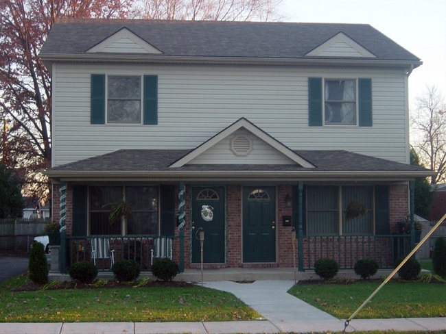 103 E Park Pl in Jeffersonville, IN - Building Photo - Building Photo