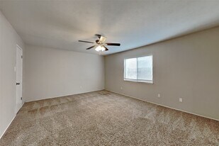 16935 Kilwinning Dr in Houston, TX - Building Photo