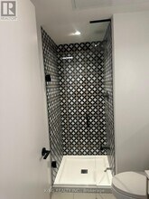 1200 Dundas St W in Toronto, ON - Building Photo - Building Photo