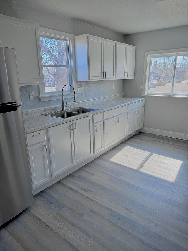 1713 Maple St, Unit #2 in South Milwaukee, WI - Foto de edificio - Building Photo