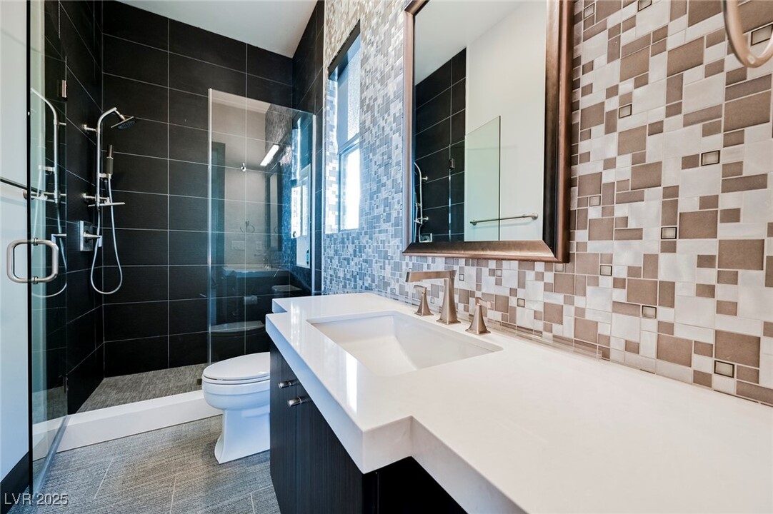 94 Glade Hollow Dr in Las Vegas, NV - Building Photo