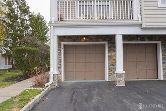 176 Prestwick Way in Edison, NJ - Building Photo - Building Photo