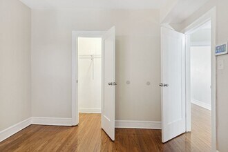 7746 S East End Ave in Chicago, IL - Foto de edificio - Building Photo