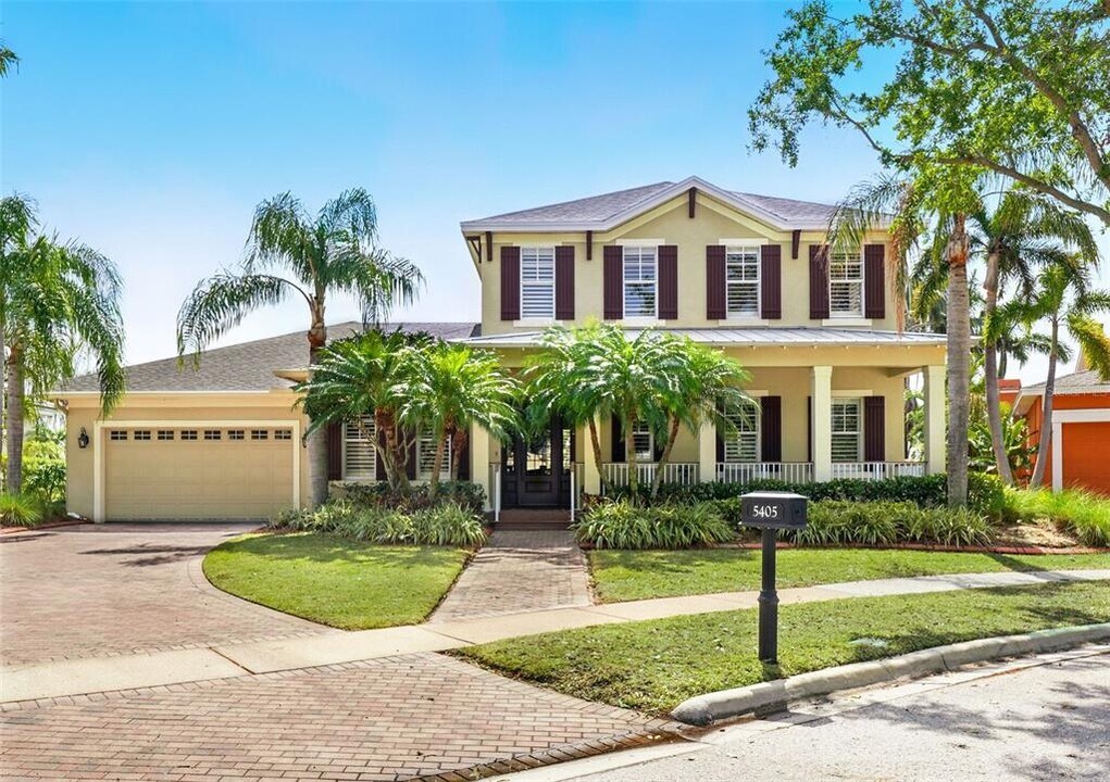 5405 Merritt Island Dr in Apollo Beach, FL - Building Photo