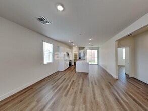 541 Sacred Lotus Pl in Henderson, NV - Building Photo - Building Photo