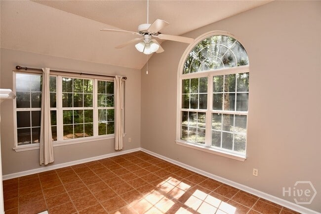 121 Laurenburg Dr in Richmond Hill, GA - Building Photo - Building Photo