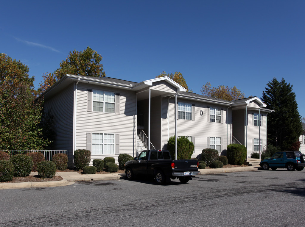 Waterside at Catawba Ridge Apartments Hickory, NC Apartments For Rent