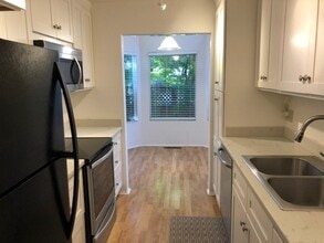 1304 Foothill Dr in Healdsburg, CA - Building Photo - Building Photo
