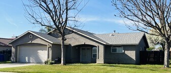 950 Geneva Dr in Lemoore, CA - Building Photo