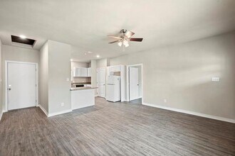 2877 Conveyor Dr in Burleson, TX - Building Photo - Building Photo