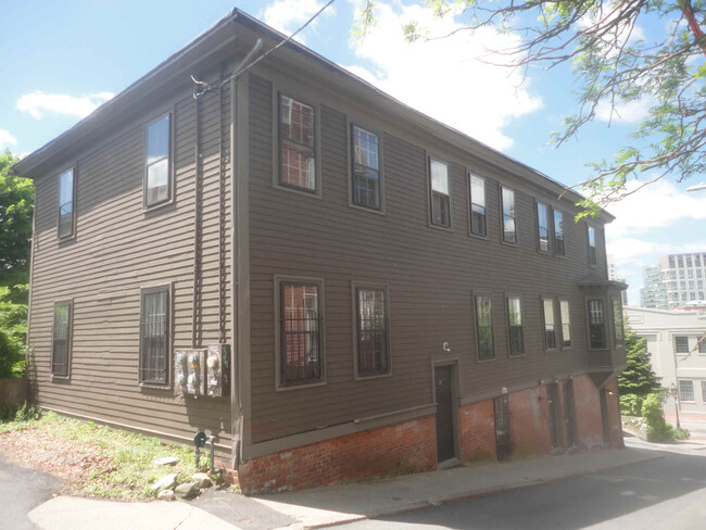 Golden Ball Inn in Providence, RI - Foto de edificio - Building Photo