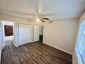 2110 Golf Terrace Dr in Tallahassee, FL - Building Photo - Building Photo