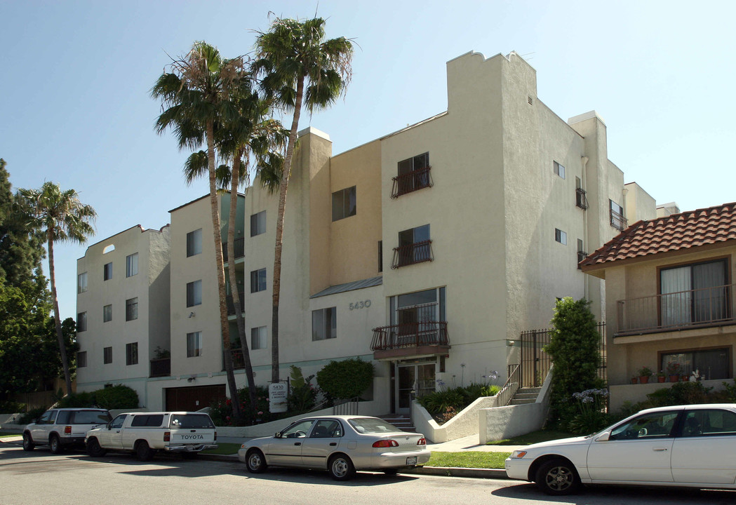 5430 Bellingham Ave in North Hollywood, CA - Foto de edificio