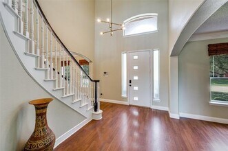 9610 Windy Hollow Dr in Irving, TX - Building Photo - Building Photo